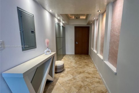 Copropriété à louer à Sunny Isles Beach, Floride: 2 chambres, 117.61 m2 № 1726944 - photo 29