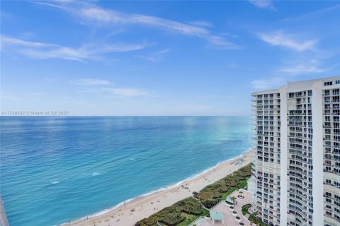 Copropriété à louer à Sunny Isles Beach, Floride: 2 chambres, 117.61 m2 № 1726944 - photo 7