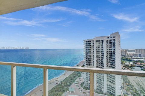 Copropriété à louer à Sunny Isles Beach, Floride: 2 chambres, 117.61 m2 № 1726944 - photo 13