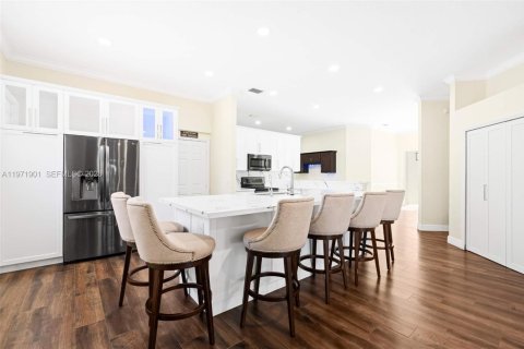 Villa ou maison à louer à Miami Lakes, Floride: 3 chambres, 206.71 m2 № 2042259 - photo 9