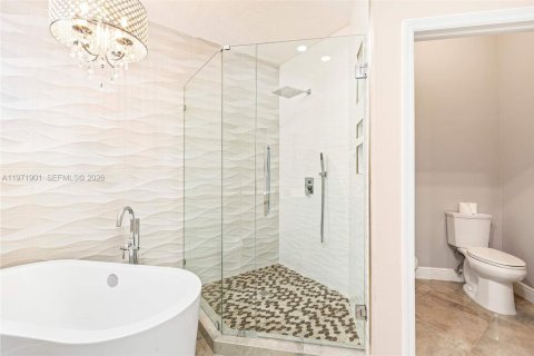 Villa ou maison à louer à Miami Lakes, Floride: 3 chambres, 206.71 m2 № 2042259 - photo 16