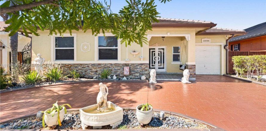 Villa ou maison à Miami Lakes, Floride 3 chambres, 206.71 m2 № 2042259