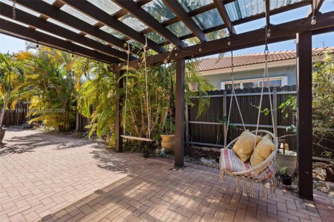 Villa ou maison à louer à Miami Lakes, Floride: 3 chambres, 206.71 m2 № 2042259 - photo 30