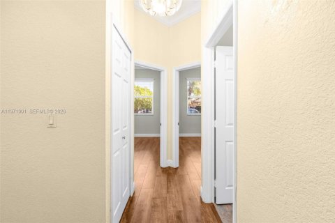 Villa ou maison à louer à Miami Lakes, Floride: 3 chambres, 206.71 m2 № 2042259 - photo 19