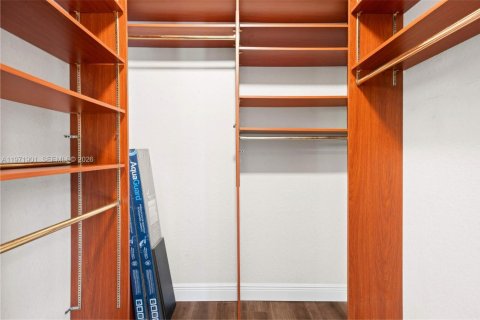 Villa ou maison à louer à Miami Lakes, Floride: 3 chambres, 206.71 m2 № 2042259 - photo 18