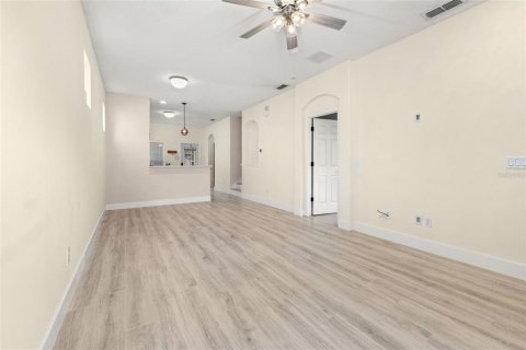 Touwnhouse à vendre à Orlando, Floride: 3 chambres, 127.83 m2 № 2294850 - photo 15