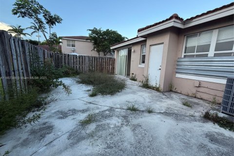 Touwnhouse à vendre à Homestead, Floride: 3 chambres, 114.73 m2 № 1888906 - photo 13