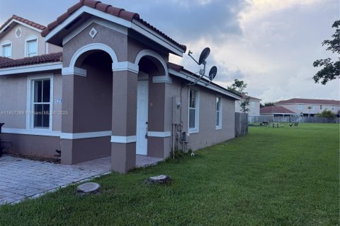Touwnhouse à vendre à Homestead, Floride: 3 chambres, 114.73 m2 № 1888906 - photo 1