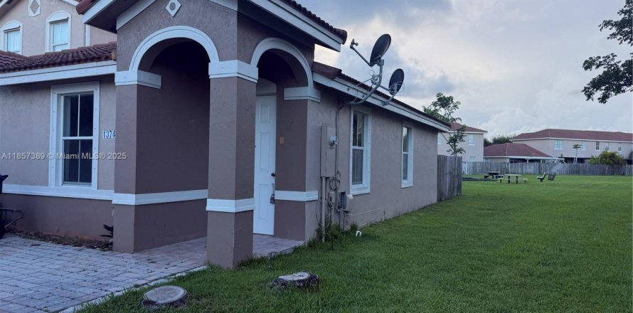 Touwnhouse à Homestead, Floride 3 chambres, 114.73 m2 № 1888906