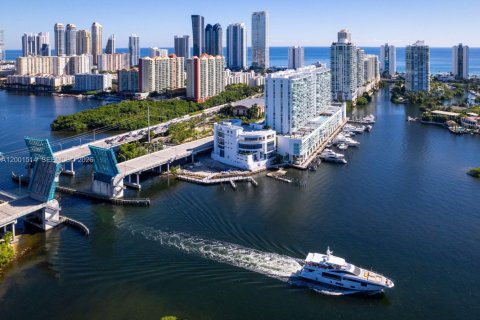 Condo in Sunny Isles Beach, Florida, 2 bedrooms  № 2074637 - photo 26