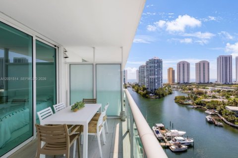 Condo in Sunny Isles Beach, Florida, 2 bedrooms  № 2074637 - photo 23