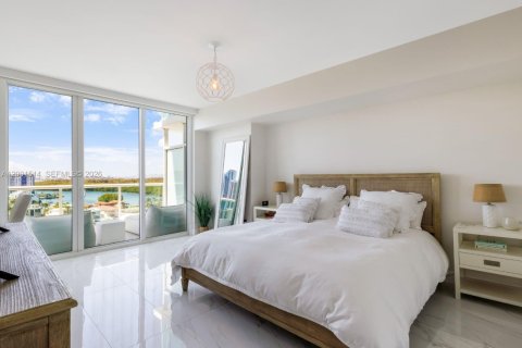 Condo in Sunny Isles Beach, Florida, 2 bedrooms  № 2074637 - photo 12