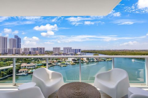 Condo in Sunny Isles Beach, Florida, 2 bedrooms № 2074637