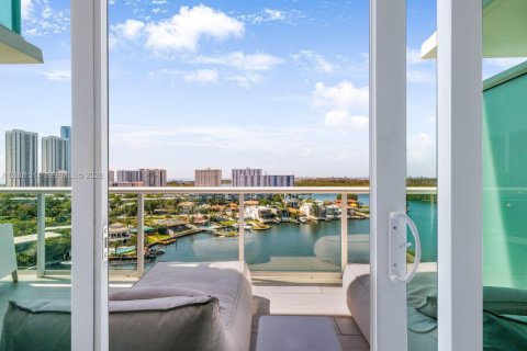 Condo in Sunny Isles Beach, Florida, 2 bedrooms  № 2074637 - photo 29