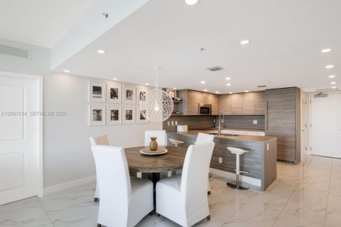 Condo in Sunny Isles Beach, Florida, 2 bedrooms  № 2074637 - photo 7