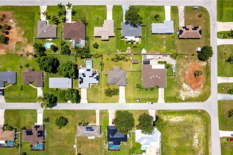 Casa en venta en Cape Coral, Florida, 3 dormitorios, 132.11 m2 № 1915458 - foto 29