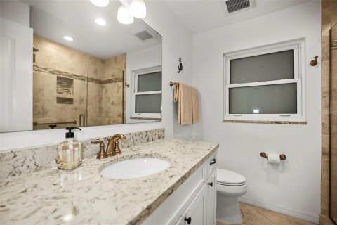 Villa ou maison à louer à Saint Petersburg, Floride: 5 chambres, 222.59 m2 № 2405275 - photo 28