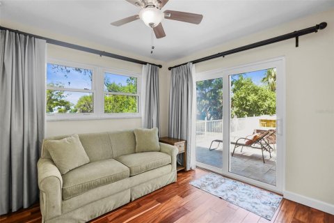Villa ou maison à louer à Saint Petersburg, Floride: 5 chambres, 222.59 m2 № 2405275 - photo 29