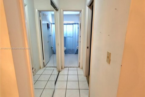 Condominio en venta en Hallandale Beach, Florida, 1 dormitorio, 60.39 m2 № 1956397 - foto 5