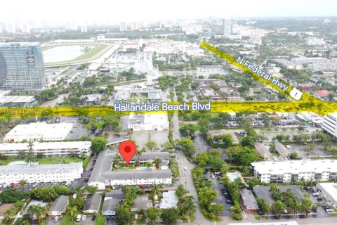 Condominio en venta en Hallandale Beach, Florida, 1 dormitorio, 60.39 m2 № 1956397 - foto 9