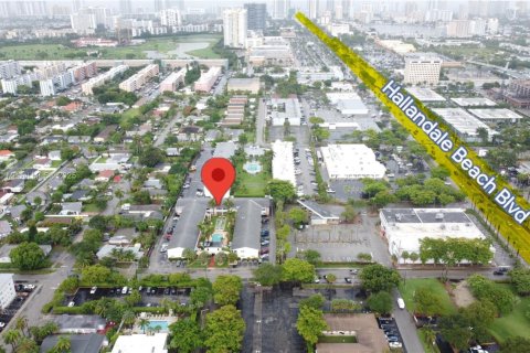 Condominio en venta en Hallandale Beach, Florida, 1 dormitorio, 60.39 m2 № 1956397 - foto 10