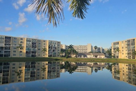 Condo in Dania Beach, Florida, 2 bedrooms  № 1973858 - photo 3