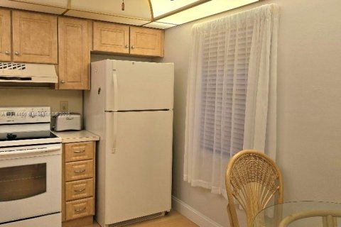 Condo in Dania Beach, Florida, 2 bedrooms  № 1973858 - photo 6