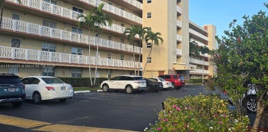Condo in Dania Beach, Florida, 2 bedrooms  № 1973858