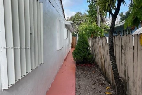 Commercial property in Miami, Florida 1 bedroom, 41.81 sq.m. № 2002563 - photo 3