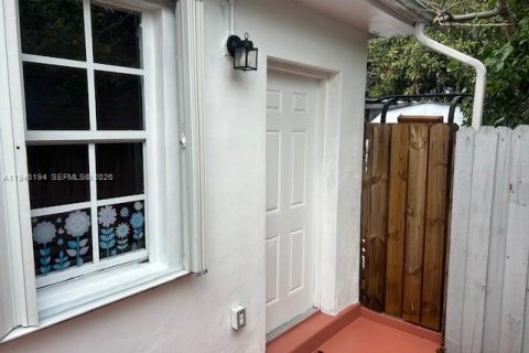 Commercial property in Miami, Florida 1 bedroom, 41.81 sq.m. № 2002563 - photo 4