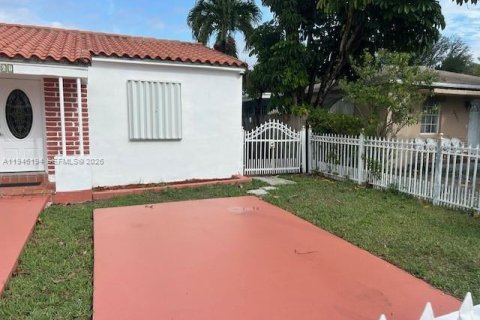 Commercial property in Miami, Florida 1 bedroom, 41.81 sq.m. № 2002563 - photo 2