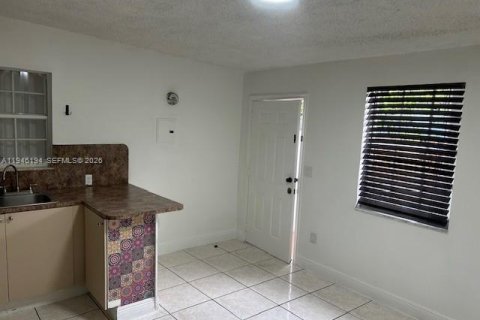 Commercial property in Miami, Florida 1 bedroom, 41.81 sq.m. № 2002563 - photo 7