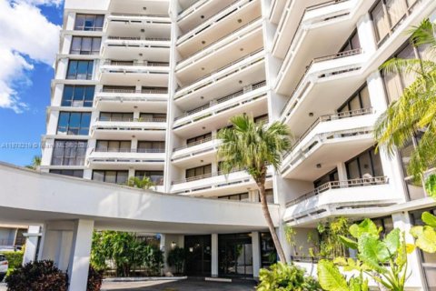 Condominio en alquiler en Miami, Florida, 2 dormitorios, 120.4 m2 № 1921290 - foto 4