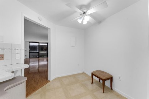 Condominio en alquiler en Miami, Florida, 2 dormitorios, 120.4 m2 № 1921290 - foto 22