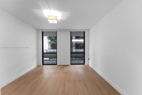 Condominio en alquiler en Miami, Florida, 2 dormitorios, 120.4 m2 № 1921290 - foto 16