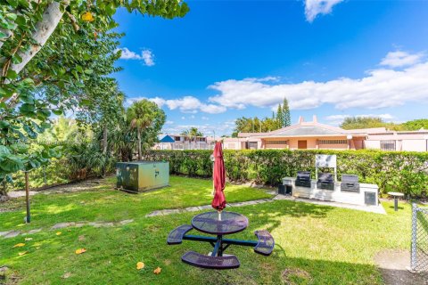 Condominio en alquiler en Miami, Florida, 2 dormitorios, 120.4 m2 № 1921290 - foto 29