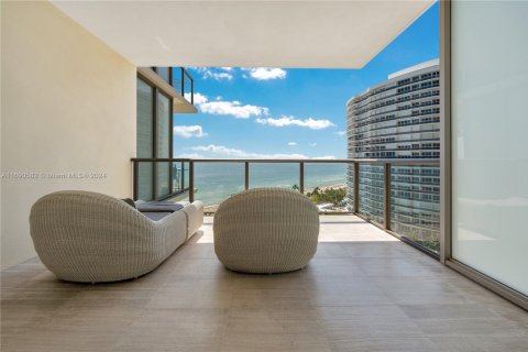 Copropriété à louer à Bal Harbour, Floride: 2 chambres, 117.15 m2 № 1963342 - photo 1