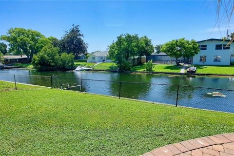 Casa en venta en Orlando, Florida, 3 dormitorios, 175.59 m2 № 2157544 - foto 30