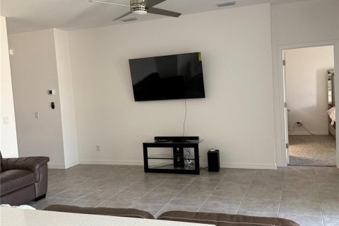 Casa en alquiler en Haines City, Florida, 4 dormitorios, 169.08 m2 № 1870181 - foto 12