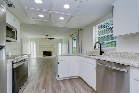 Villa ou maison à vendre à Tampa, Floride: 3 chambres, 141.58 m2 № 2344930 - photo 8