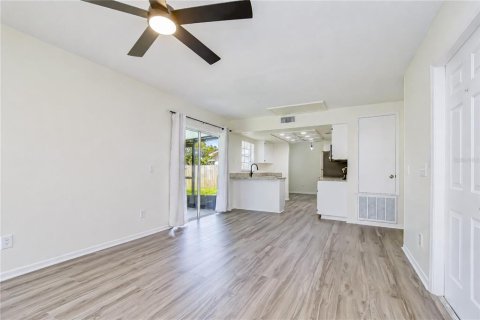 Villa ou maison à vendre à Tampa, Floride: 3 chambres, 141.58 m2 № 2344930 - photo 11
