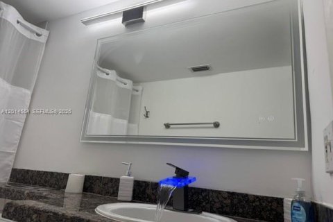 Condominio en venta en Aventura, Florida, 2 dormitorios, 109.62 m2 № 2076523 - foto 18