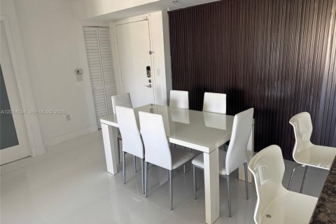 Condominio en venta en Aventura, Florida, 2 dormitorios, 109.62 m2 № 2076523 - foto 8