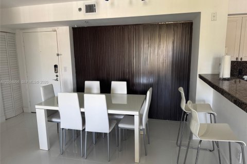 Condominio en venta en Aventura, Florida, 2 dormitorios, 109.62 m2 № 2076523 - foto 11