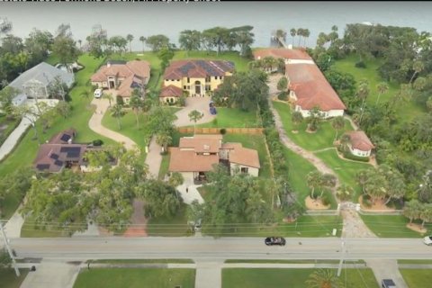 House in Ormond Beach, Florida 4 bedrooms, 189.15 sq.m. № 1832160 - photo 2