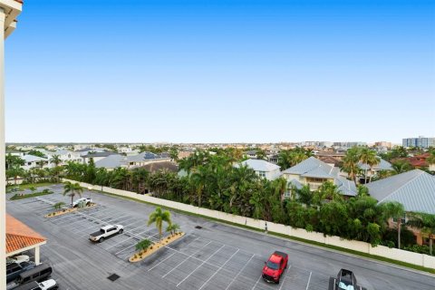 Condo in Redington Shores, Florida, 3 bedrooms  № 2230059 - photo 12