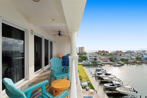 Condo in Redington Shores, Florida, 3 bedrooms  № 2230059 - photo 24