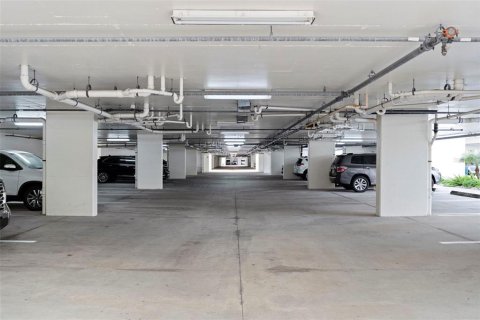 Condo in Redington Shores, Florida, 3 bedrooms  № 2230059 - photo 10
