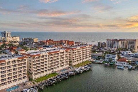 Condo in Redington Shores, Florida, 3 bedrooms  № 2230059 - photo 3