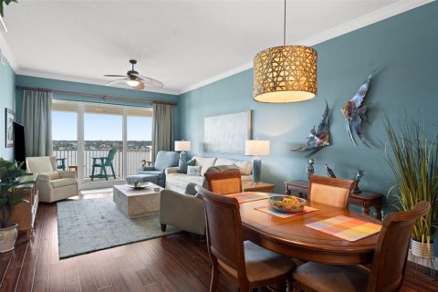 Condo in Redington Shores, Florida, 3 bedrooms  № 2230059 - photo 22